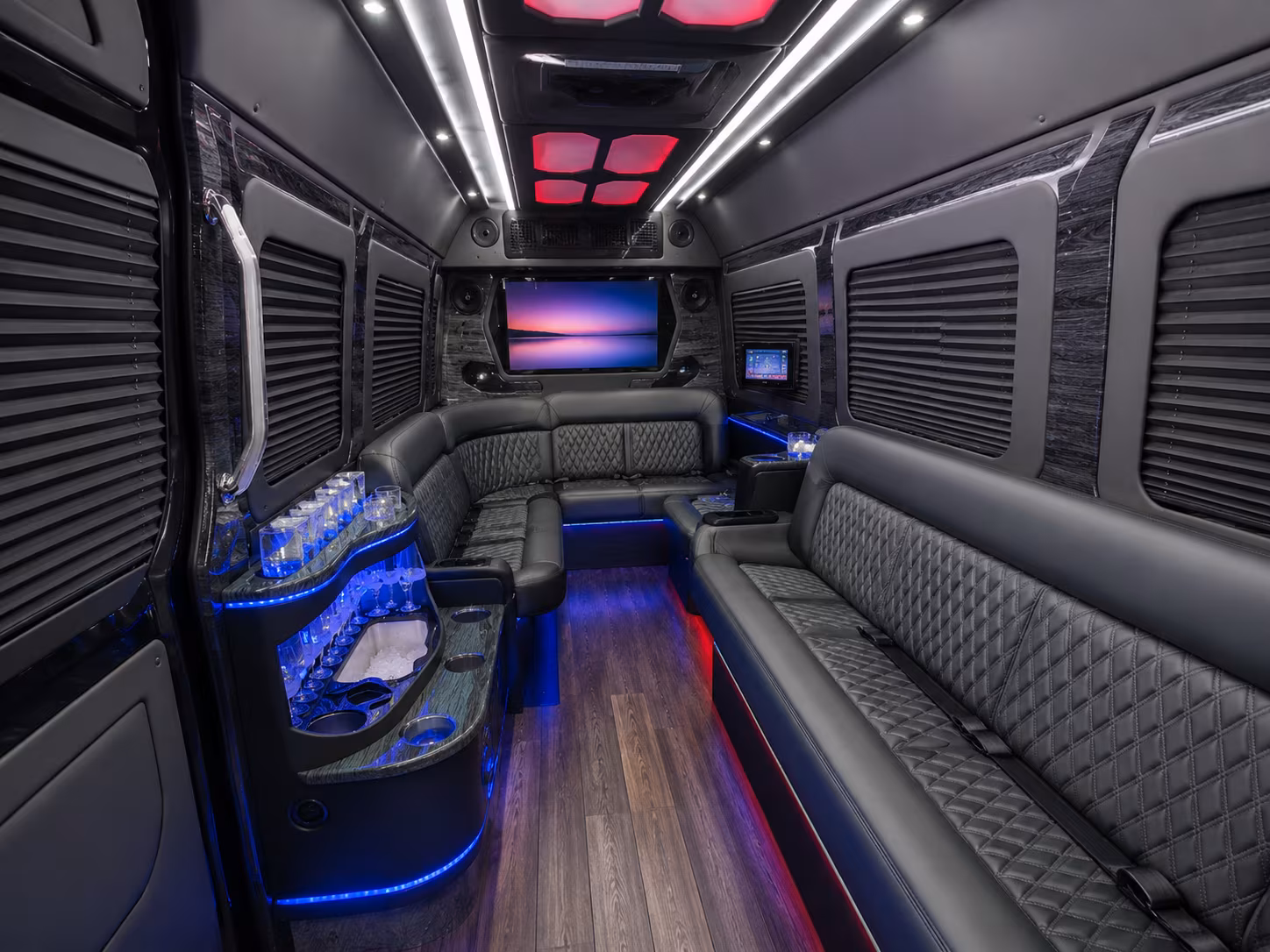 albany 25 passenger party bus
